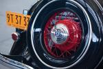 Ford V8 DeLuxe 3-Window Coupe 1933 года